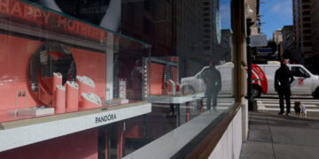 Silver Is So Pricey That the World’s Largest Jeweler Is Switching to Platinum