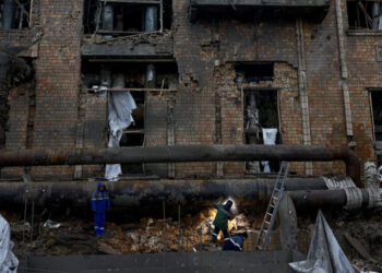 Russia-Ukraine Peace Talks Stretch Into a Second Day