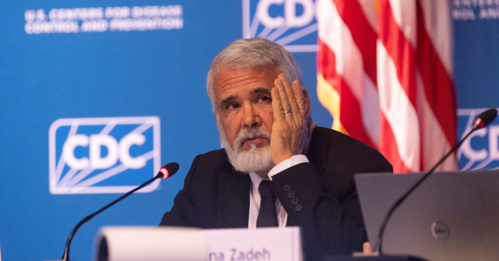 Federal Vaccine Advisers Take Aim at Covid Shots