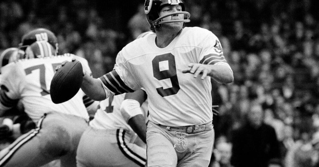 Sonny Jurgensen, One of N.F.L.’s Greatest Passers, Dies at 91