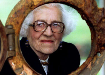 Millvina Dean, Titanic’s Last Survivor, Dies at 97