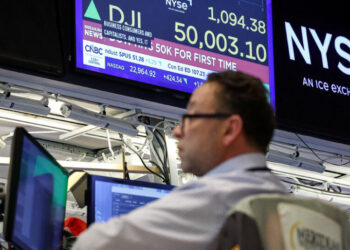 Stocks Rebound After Volatile Week as Dow Hits Record High