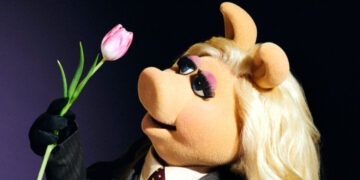 How Miss Piggy Went From Minor Muppet to TV’s Top Hog