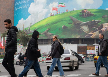 Iran Detains Prominent Opposition Figures, Expanding Crackdown on Dissent