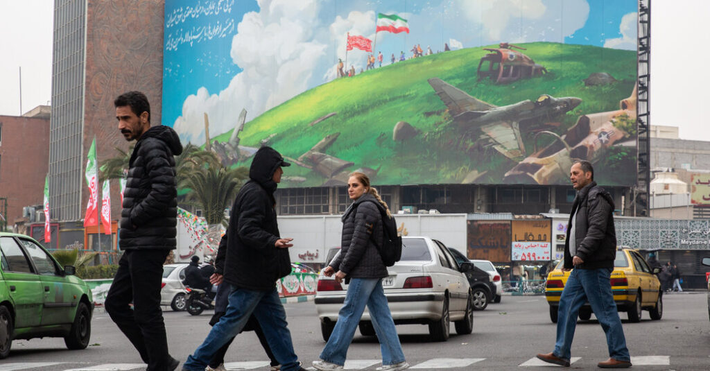 Iran Detains Prominent Opposition Figures, Expanding Crackdown on Dissent