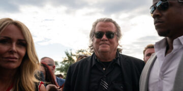 Trump Administration Abandons Steve Bannon Conviction