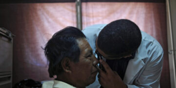 Guatemala to Phase Out Use of Cuban Doctors Amid U.S. Pressure