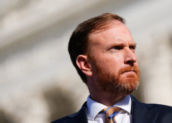 Climate Change Is Erased From a Manual for Federal Judges