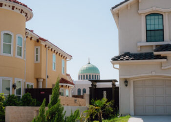 Without a Border ‘Invasion,’ Texas G.O.P. Turns to an Old Enemy, Islam