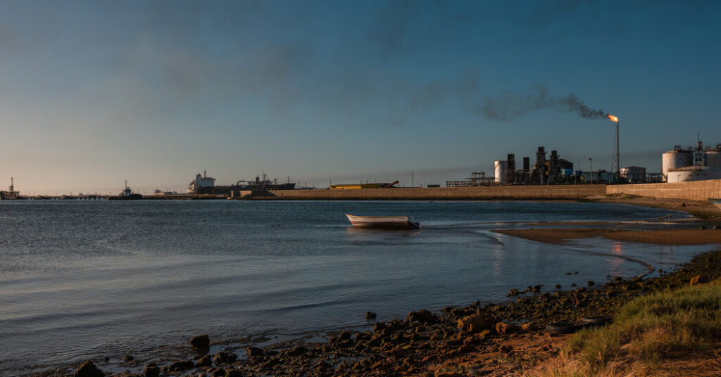 Democrats Push for Transparency on Venezuelan Oil Money Controlled by U.S.