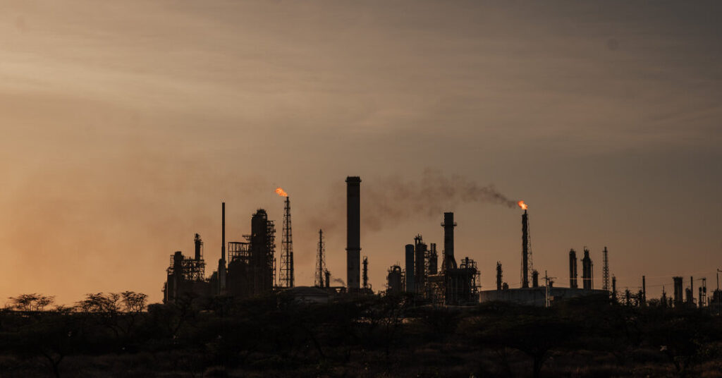 Top U.S. Energy Official Presses Venezuela to Do More to Spur Investment