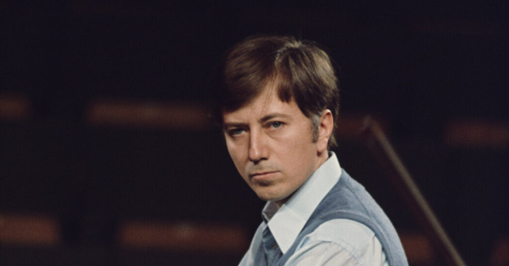 Tamas Vasary, Pianist of Power and Sensitivity, Dies at 92