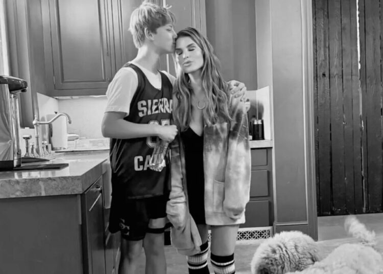 Jessica Simpson’s 12-year-old son towers over pop star in sweet snap