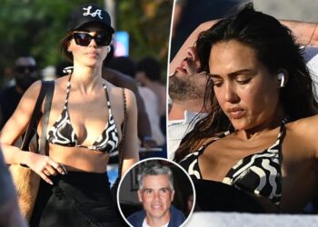 Bikini-clad Jessica Alba celebrates finalized Cash Warren divorce with Miami getaway