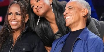 Barack, Michelle Obama’s youngest daughter Sasha makes rare appearance with parents at basketball game