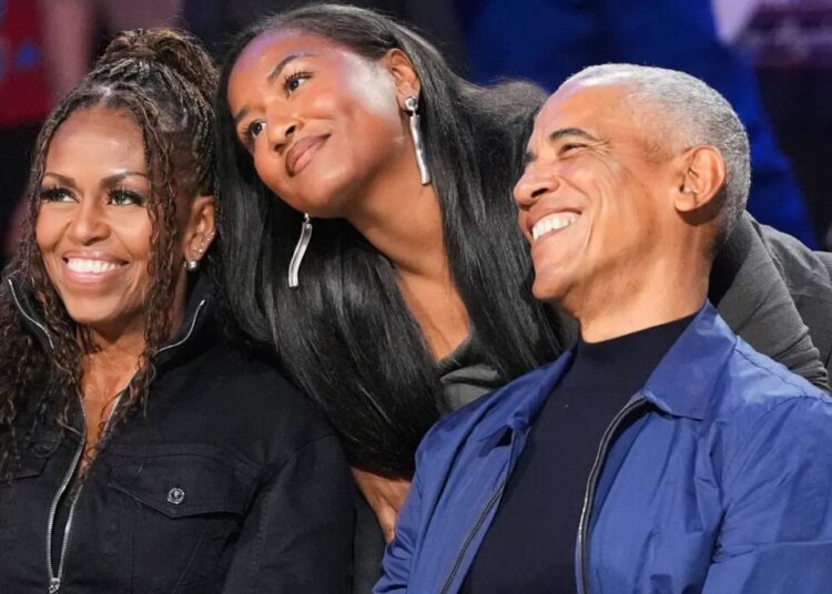 Barack, Michelle Obama’s youngest daughter Sasha makes rare appearance with parents at basketball game