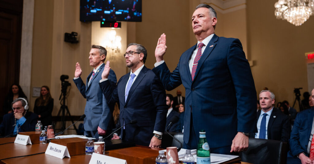 Immigration Officials Set to Testify Before Senate Panel