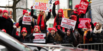 Nurses at 4 N.Y.C. Hospitals Vote to End Strike, but It Continues at One