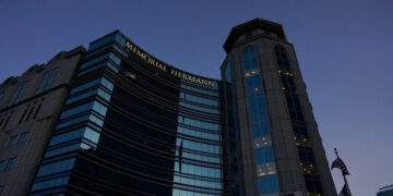 Texas Surgeon Faces Federal Charges That He Falsified Patient Records