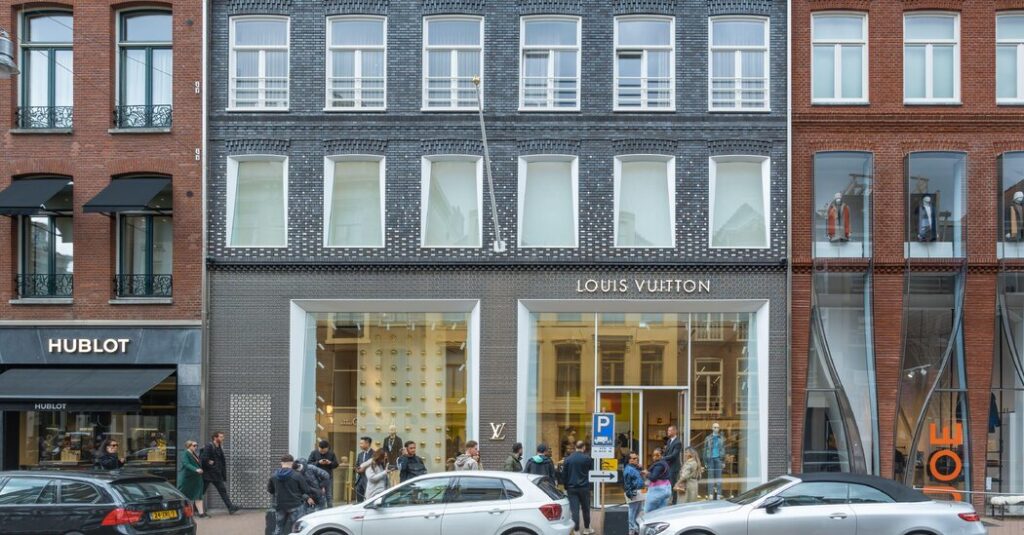 Dutch Prosecutors Fine Louis Vuitton Netherlands in Money Laundering Case