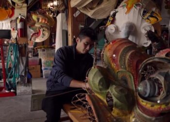 Meet the Crew That Makes Dancing Lions for the Lunar New Year