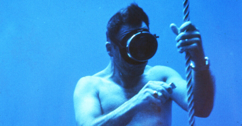 Bob Croft, Who Dived Deep Into the Ocean on a Single Breath, Dies at 91