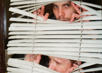 In ‘Neighbors,’ the Golden Rule Is ‘Get Off My Lawn’