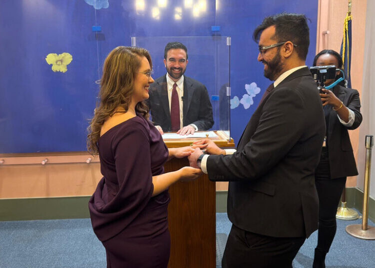 Mamdani Surprises Couples at the Manhattan Marriage Bureau
