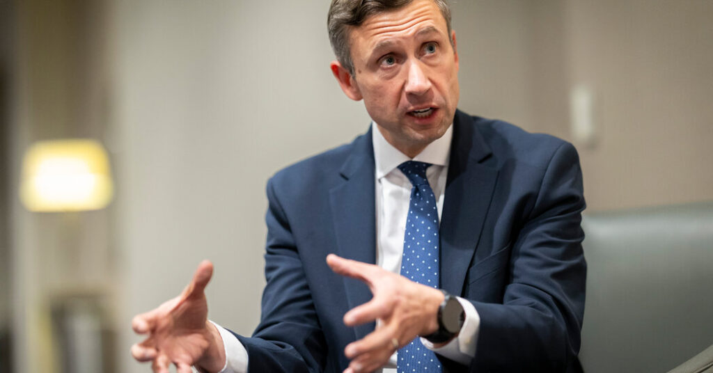 R.N.C. Enters 2026 With Nearly $100 Million Edge on D.N.C.