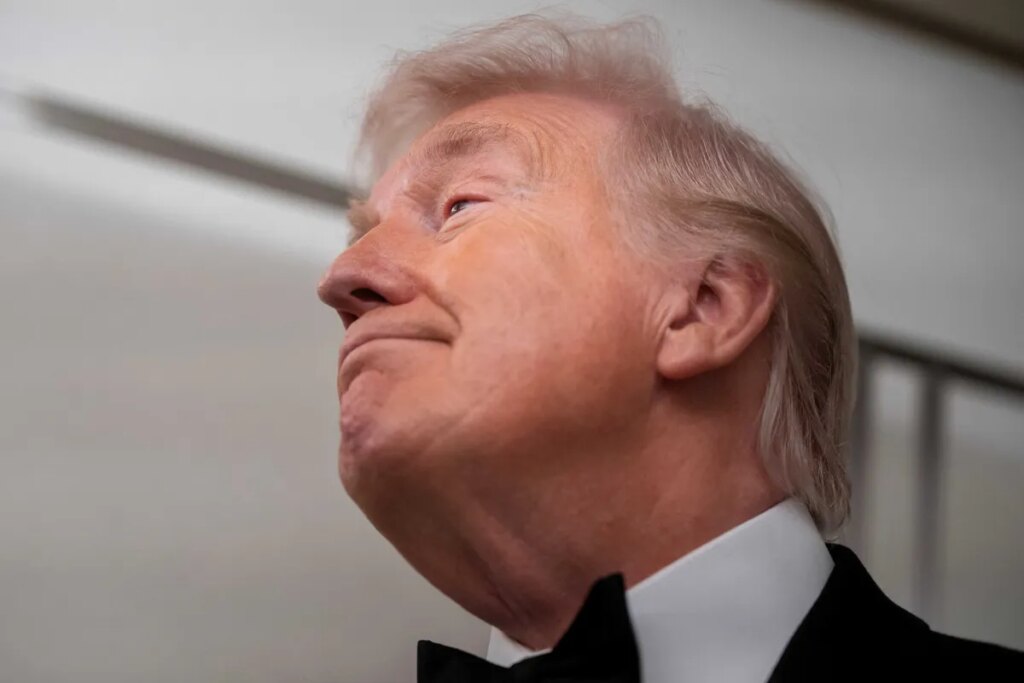 Jeffrey Epstein hinted that Trump spent 2018 holiday with mistress: ‘That’s for Madeline’