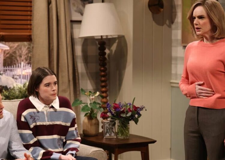 SNL Satirizes a Politically Divided Family Trying to Talk