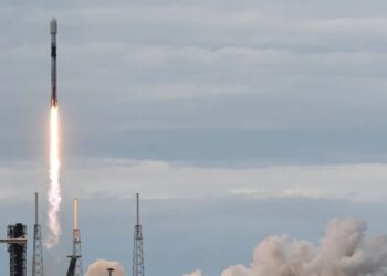 SpaceX seeks FCC nod to build data center constellation in space