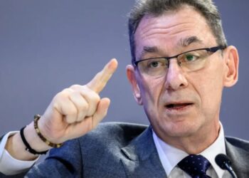 How Pfizer’s CEO wielded moral clarity to help his team do the impossible