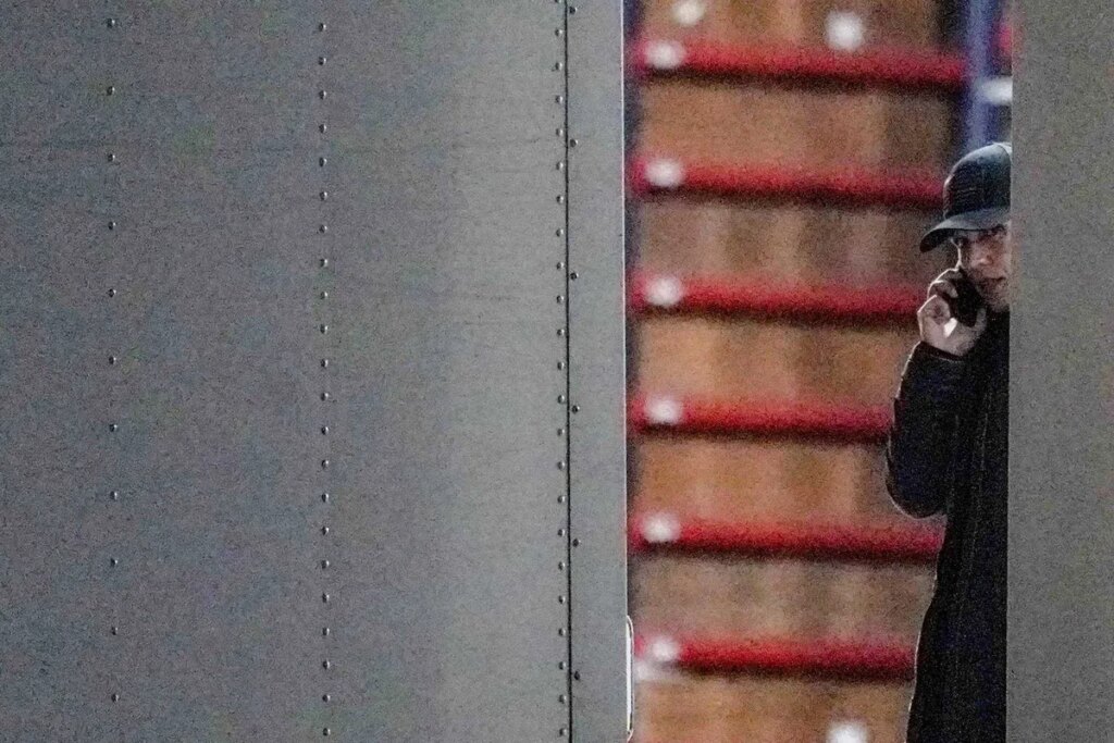 Explosive whistleblower claim against Tulsi Gabbard ‘locked in safe’ by Trump admin: WSJ