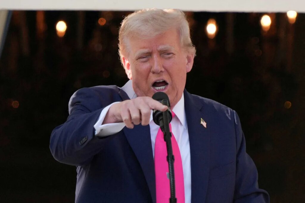 Columnist warns Trump ‘doesn’t have a move’ left on Epstein — and it could cost him