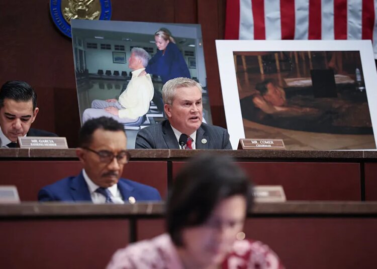 Under Threat of Contempt, Clintons Agree to Testify in Epstein Inquiry