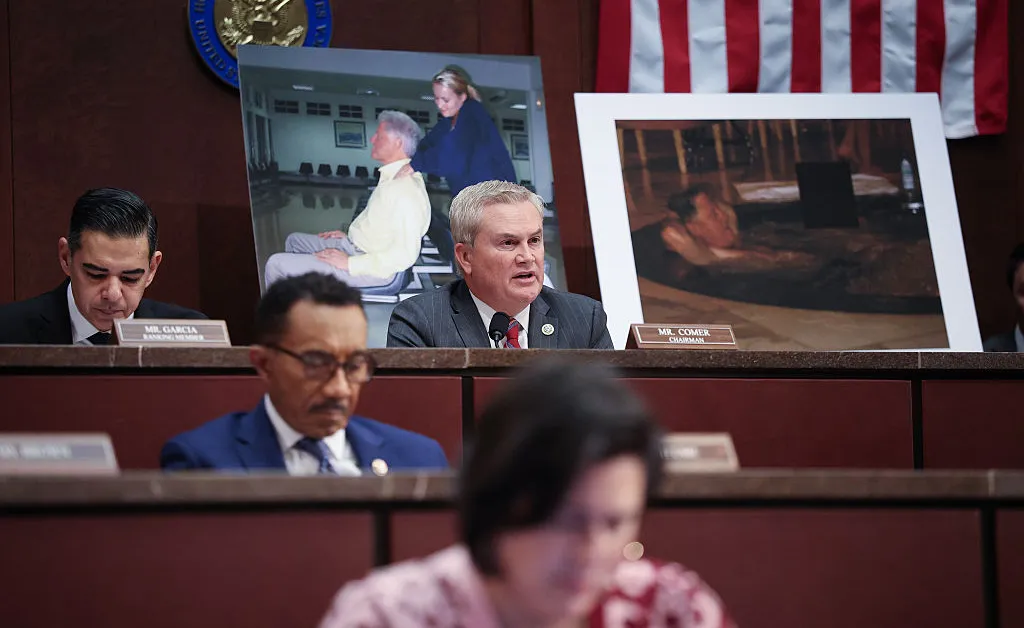 Under Threat of Contempt, Clintons Agree to Testify in Epstein Inquiry