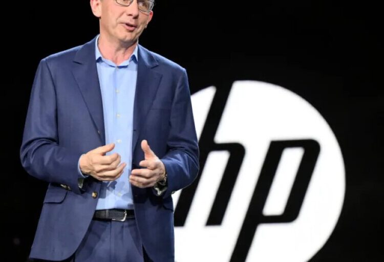 PayPal dumps CEO in surprise shakeup, poaches HP’s top exec as replacement
