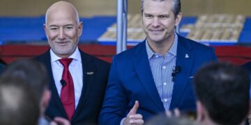 Jeff Bezos’ mass layoffs at the Washington Post a ‘case study in near-instant, self-inflicted brand destruction,’ former editor says