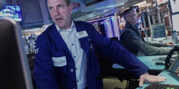 S&P rings up 5th loss in 6 days as tech stocks drag index down, led by AMD’s 17.3% drop