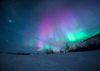 Best Places to Spot the Northern Lights: Destinations to Maximize Your Chances of Seeing the Aurora Borealis