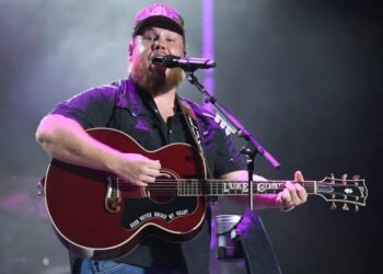 Luke Combs pulls out of Super Bowl show last minute, putting fans on baby watch with ‘family comes first’ post