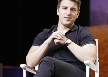 Airbnb’s Brian Chesky says CEOs don’t have to be ‘miserable’—that’s why he got rid of emails and banned meetings before 10 a.m.