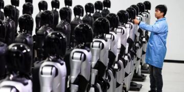 Trade Unions Alarmed by Robots Designed to Do Blue Collar Work