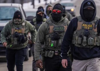 Minnesotans say immigration agents are impersonating construction workers, delivery drivers and anti-ICE activists