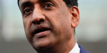 Alleged Epstein co-conspirators named on House floor as lawmaker overrides redactions