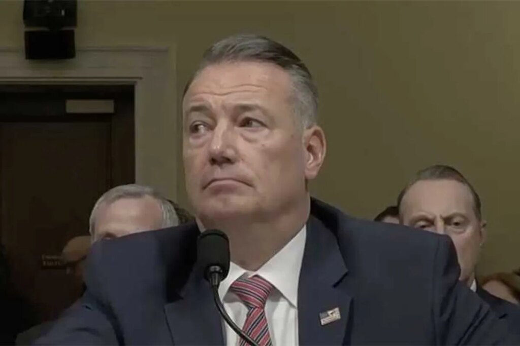 ICE director ducks chance to endorse Kristi Noem keeping her job