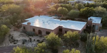 SWAT and bomb squads mobilize in Arizona as search for Nancy Guthrie case intensifies