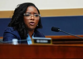 Jasmine Crockett gaveled down after citing report on Trump’s cratering poll numbers