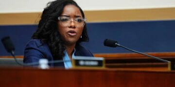Jasmine Crockett gaveled down after citing report on Trump’s cratering poll numbers